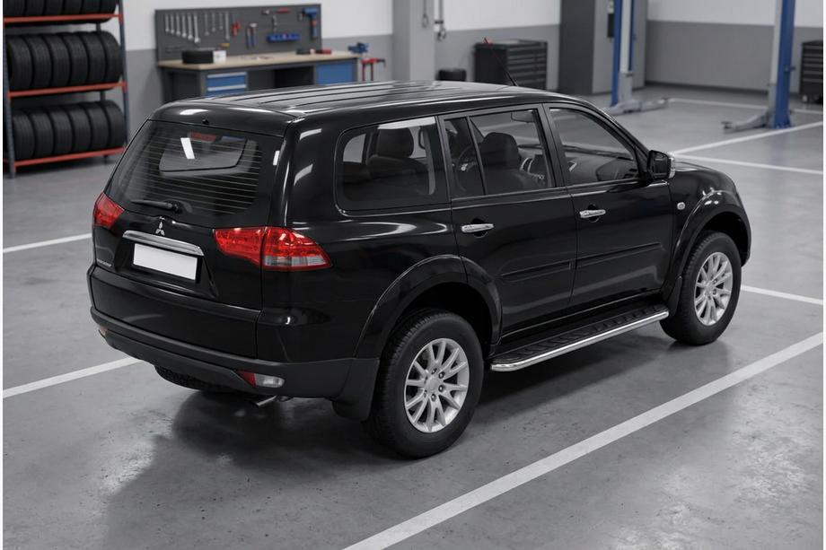 Mitsubishi Pajero Sport 2008–2015 Boční nášlapy Maydos V1 (2 ks, hliník / nerez) Fotografie 1