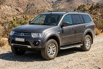 Mitsubishi Pajero Sport 2008–2015 Boční nášlapy Tayga (2 ks, hliník) fotografie 1