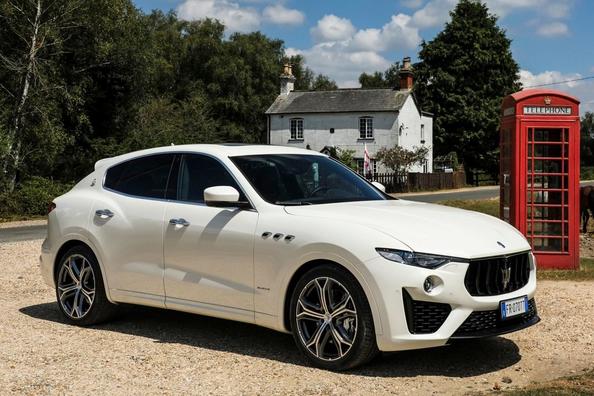 Recenze crossoveru Maserati Levante