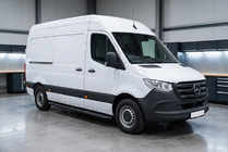 Mercedes Sprinter W907/W910 2018– Boční prahy Bosphorus Black (2 ks, hliník) fotografie 1
