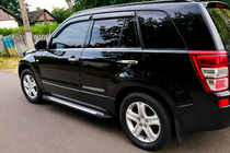 Suzuki Grand Vitara 2005–2017 Boční nášlapy Allmond Grey (2 ks, hliník) fotografie 1