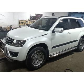 Boční prahy Premium (2 ks, nerez) Suzuki Grand Vitara 2005–2017 fotografie 3