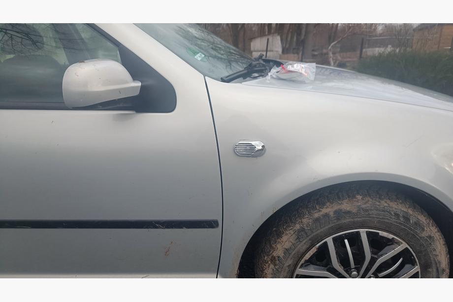 Volkswagen Golf 4 1997–2006 Mřížka na boční směrový opakovač, ovál (2 ks, ABS) Image