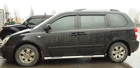 Kia Carnival 2002–2013 Boční nerezové trubky (2 ks) fotografie 3