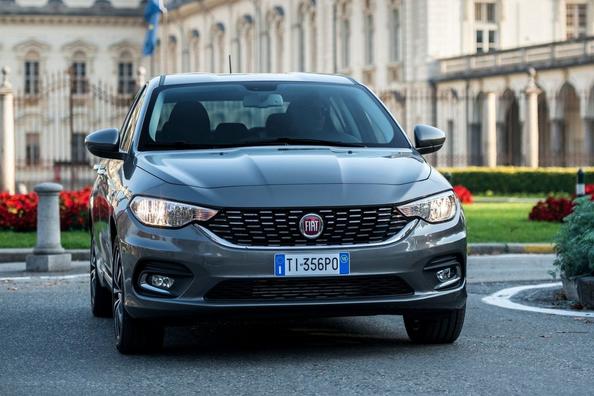 Recenze levného sedanu Fiat Tipo