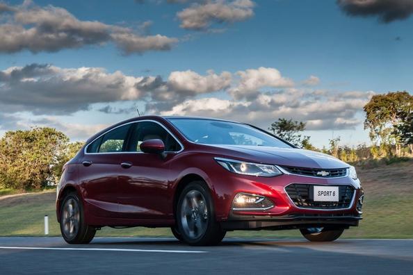 Hatchback druhé generace Chevrolet Cruze