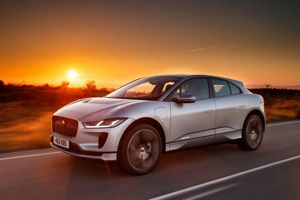 Elektrický crossover Jaguar I-Pace s pohonem všech kol