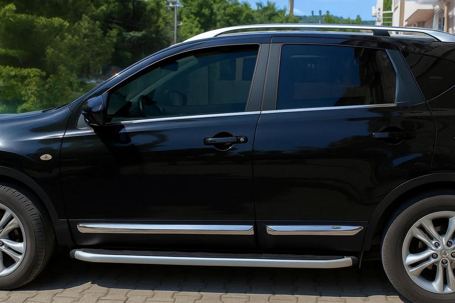 Nissan Qashqai 2007–2010 Dveřní lišty OmsaLine (4 ks, nerez) Image