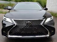 Toyota Camry 2017–2023 Sada bodykitu Lexus LS style fotografie 2