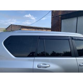 Střešní ližiny design Lexus (2 ks, šedé) Toyota Land Cruiser Prado 150 2009–2023 fotografie 4