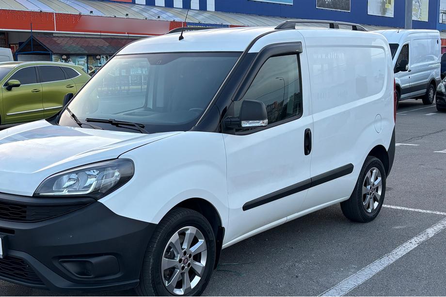 Opel Combo 2012–2018 Střešní podélníky Skyport (černé) Maxi (dlouhý rozvor) Image