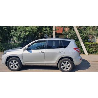 Střešní ližiny Skyport (černé) Toyota Rav 4 2006–2013 fotografie 3