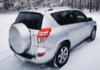 Toyota Rav 4 2006–2013 Střešní ližiny Skyport (šedé) fotografie 2