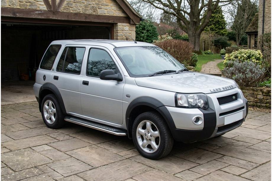 Land Rover Freelander I 1997–2006 Boční prahy Maydos V2 (2 ks, hliník ↗ nerez) Image