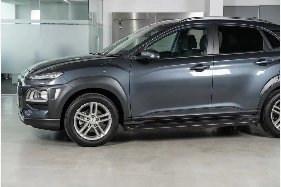 Hyundai Kona 2017–2023 Boční nášlapy Allmond Black (2 ks, hliník) Image