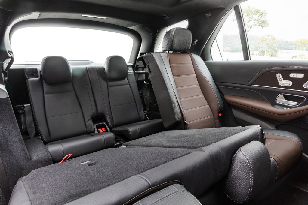 Prémiový crossover Mercedes-Benz GLE nové generace