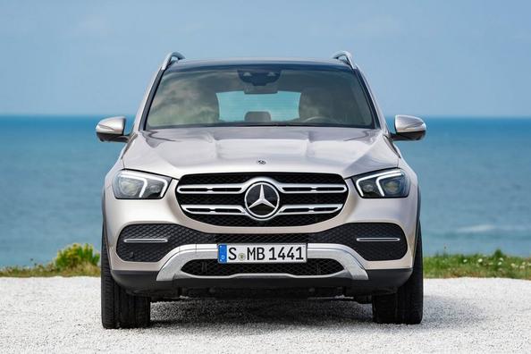 Prémiový crossover Mercedes-Benz GLE nové generace