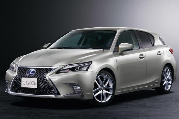 Recenze hybridního hatchbacku Lexus CT 200h