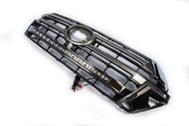 Toyota Land Cruiser 200 2007–2021 Přední maska 2016-2021 (LED) fotografie 3