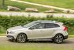 Přehled off-roadové verze hatchbacku Volvo V40 Cross Country fotografie 3