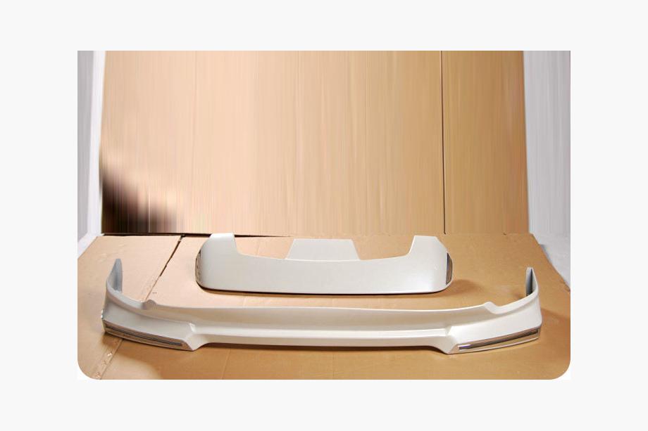 Toyota Land Cruiser 200 2007–2021 Kompletní bodykit 2012-2015 (LC15) Bílá barva Fotografie 6