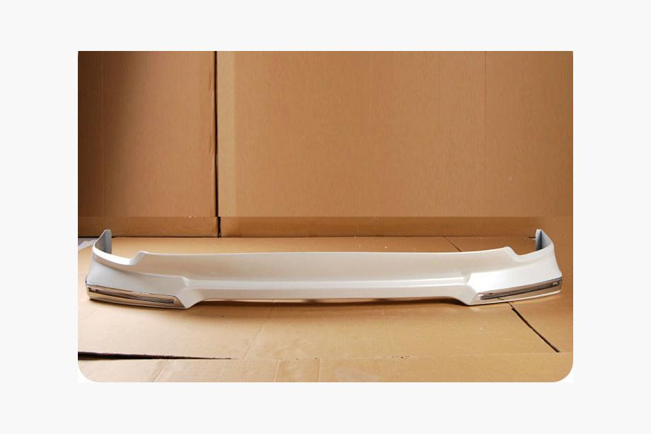 Toyota Land Cruiser 200 2007–2021 Kompletní bodykit 2012-2015 (LC15) Bílá barva Fotografie 7