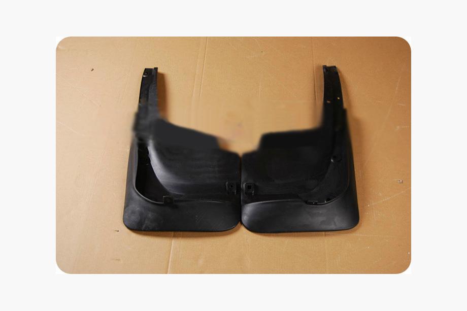 Toyota Land Cruiser 200 2007–2021 Kompletní bodykit 2012-2015 (LC15) Bílá barva Fotografie 8