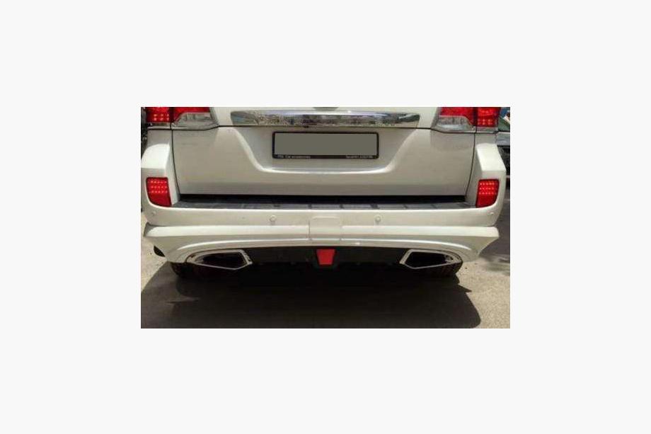 Toyota Land Cruiser 200 2007–2021 Kompletní bodykit 2012-2015 (LC15) Bílá barva Fotografie 13