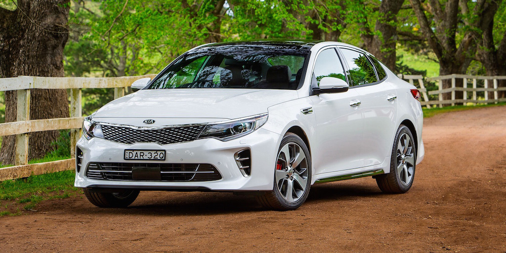 Test nabitého sedanu KIA Optima GT