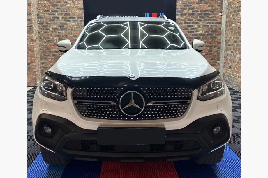 Mercedes X-Class 2017–2020 Přední maska Diamond Image
