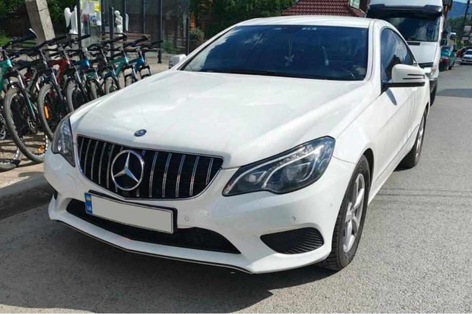 Mercedes E-Class kupé C207 2010–2017 Přední mřížka chladiče (2014-2016, GT Panamericana) Fotografie 5