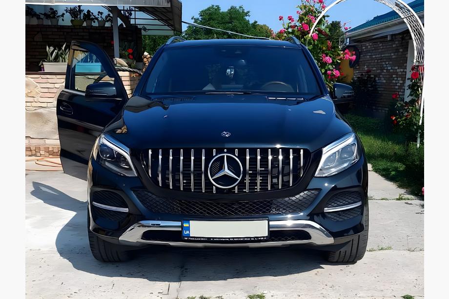 Mercedes GLE/ML třída W166 2011–2018 Tuningová maska chladiče GT Panamericana (pro GLE) Fotografie 3
