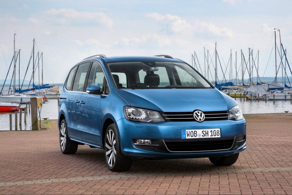 Modernizovaný minivan Volkswagen Sharan druhé generace