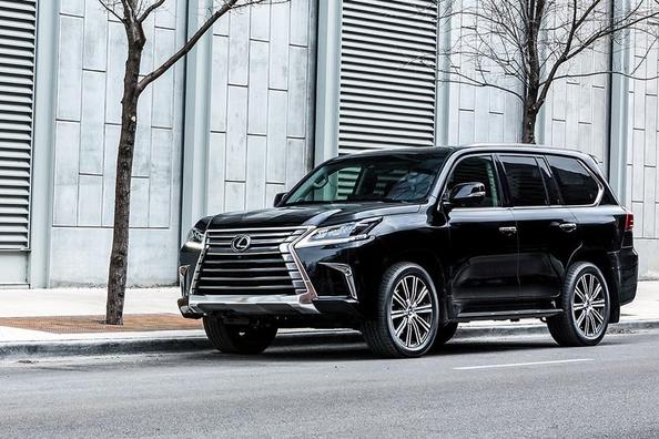 Recenze modernizovaného SUV Lexus LX