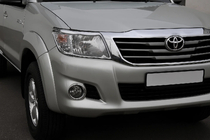Toyota Hilux 2006–2015 Kryty světlometů (2 ks, plast) fotografie 1