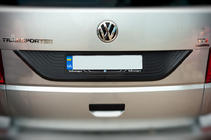 Volkswagen T6 2015–2024 Plastová lišta na víko kufru fotografie 3