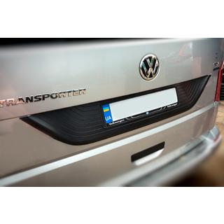 Plastová lišta na víko kufru Volkswagen T6 2015–2024 fotografie 1