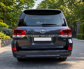Toyota Land Cruiser 200 2007–2021 Sada body kitu 2016-2021 (Executive 2016) Černá barva fotografie 6