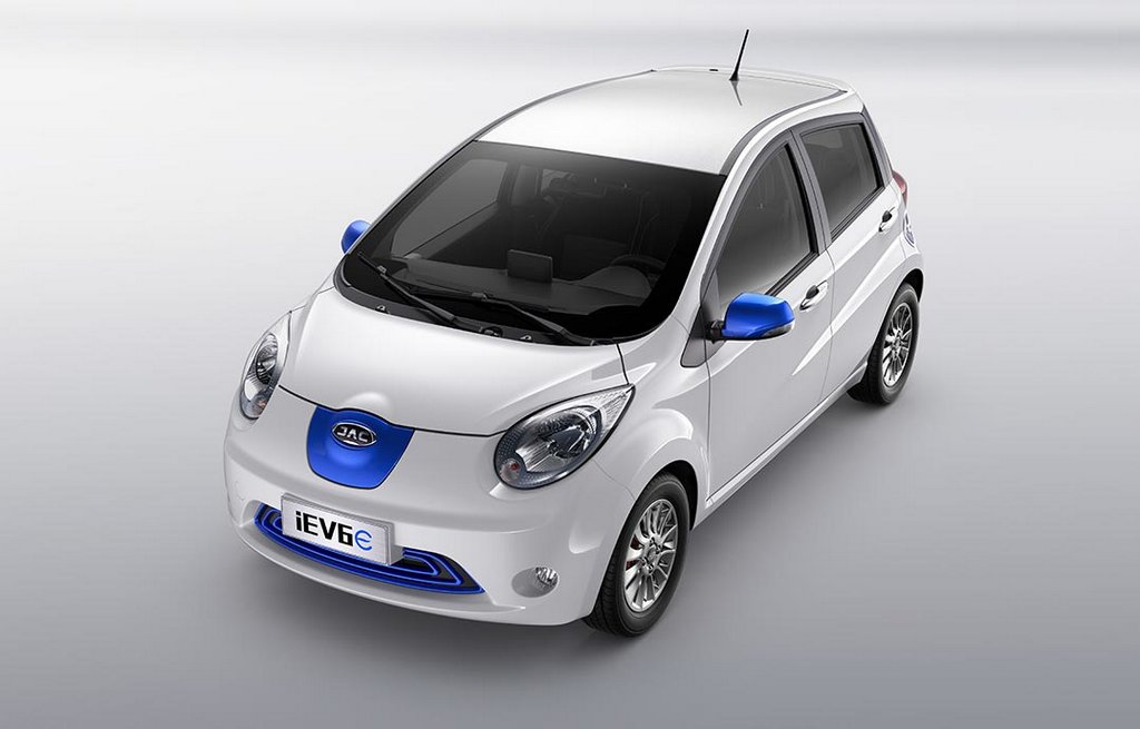 Recenze elektrického kompaktního hatchbacku JAC iEV6E