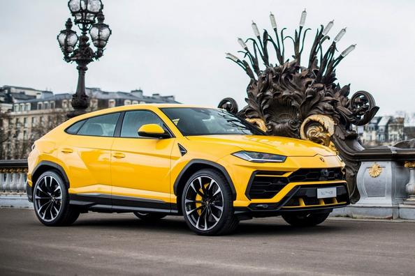 Recenze crossoveru Lamborghini Urus Fotografie 4
