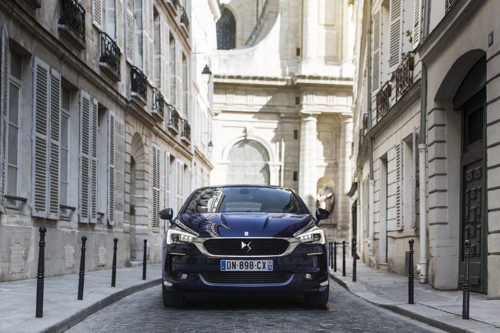 Recenze pětidveřového hatchbacku Citroen DS5