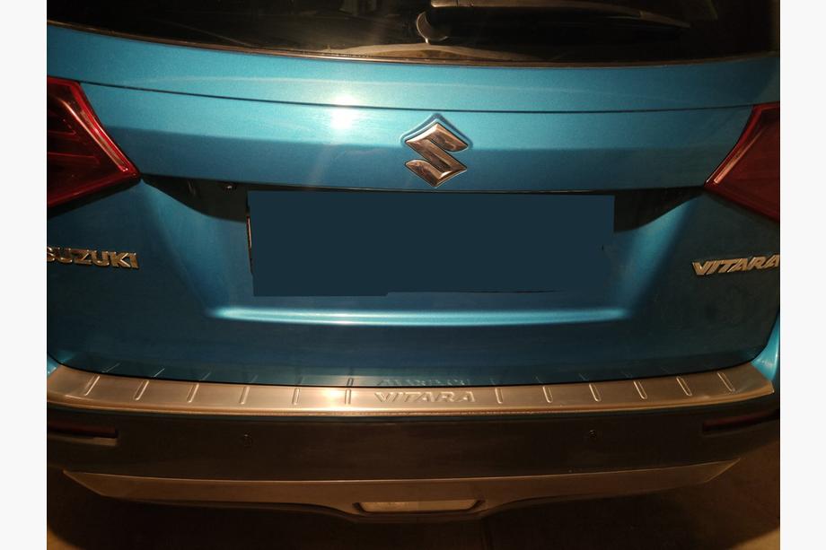 Suzuki Vitara 2015– Nerezová lišta na zadní nárazník Libao Image