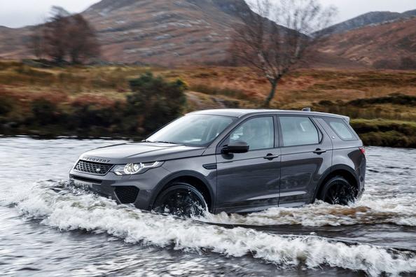 Test sedmimístného crossoveru Land Rover Sport