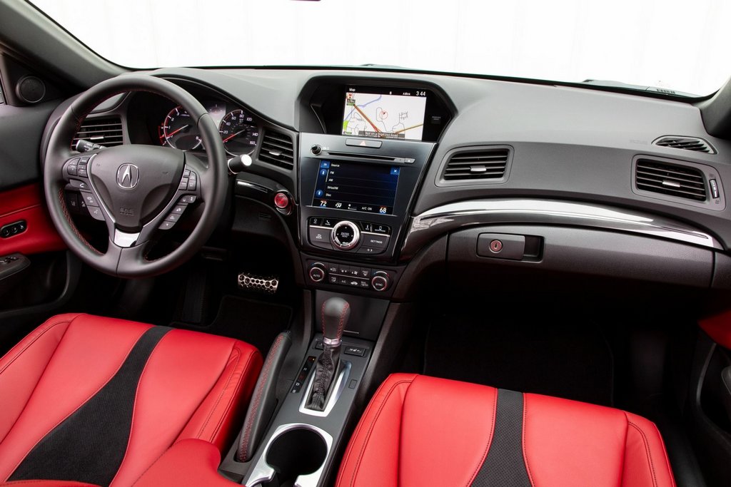 Modernizovaný sedan Acura ILX