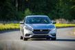 Recenze hybridního sedanu Honda Insight fotografie 9