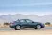 Recenze hybridního sedanu Honda Insight fotografie 2