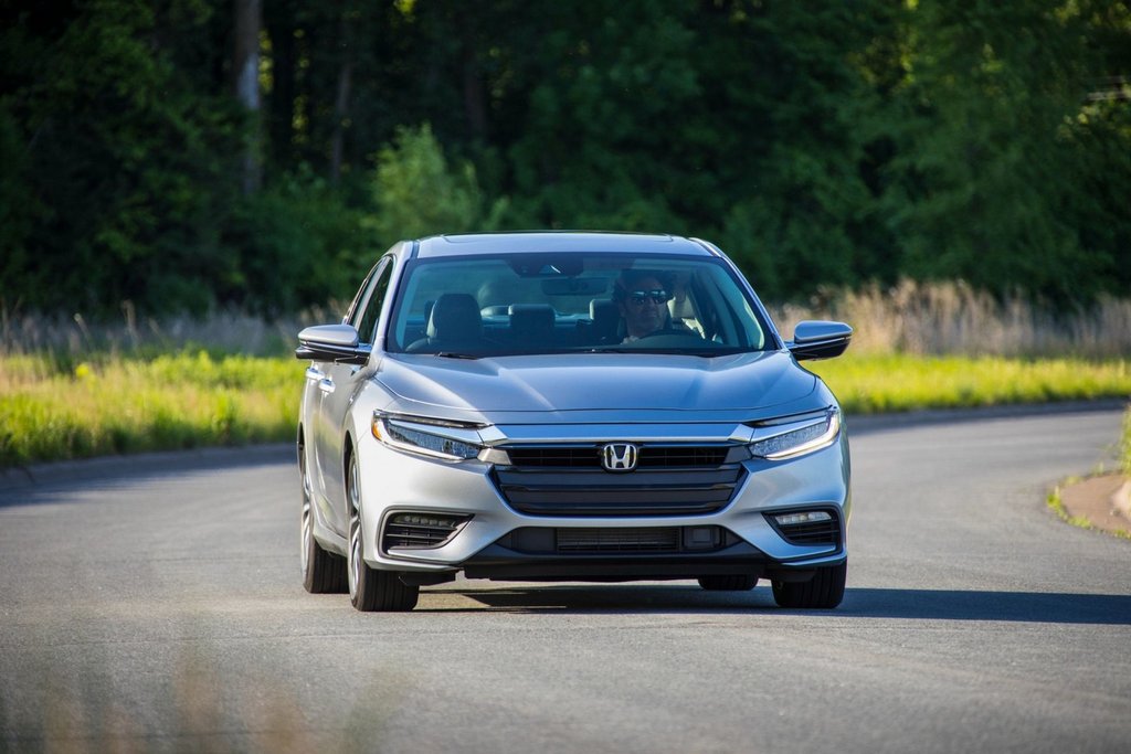 Recenze hybridního sedanu Honda Insight