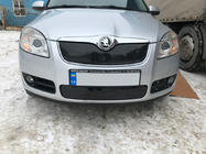 Skoda Fabia 2007–2014 Zimní kryt přední masky (2007-2010, horní) Lesklá fotografie 4