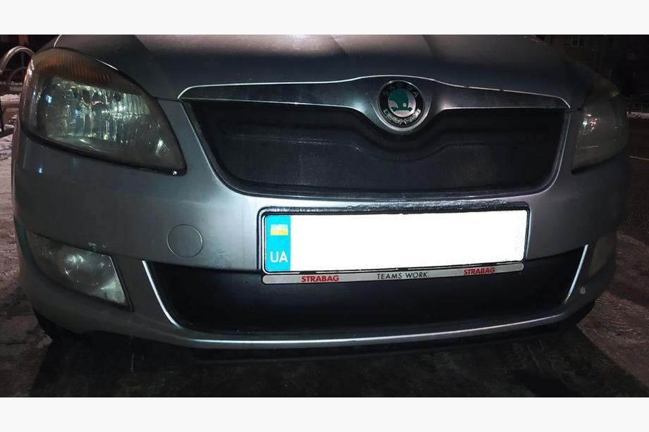 Skoda Fabia 2007–2014 Zimní kryt masky (2011-2014, horní) Matná Fotografie 2