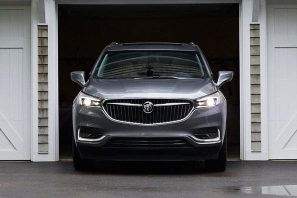 Recenze crossoveru Buick Enclave Fotografie 3